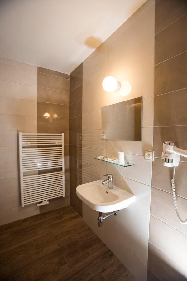 Bily Beranek Hotel Hladov Екстериор снимка