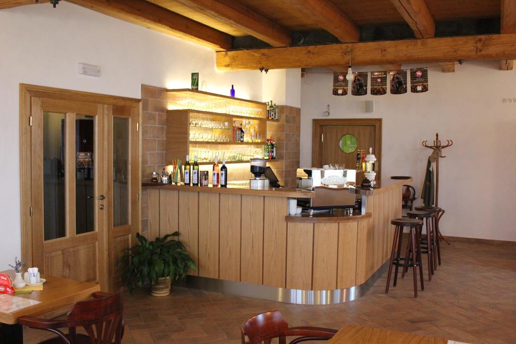 Bily Beranek Hotel Hladov Екстериор снимка